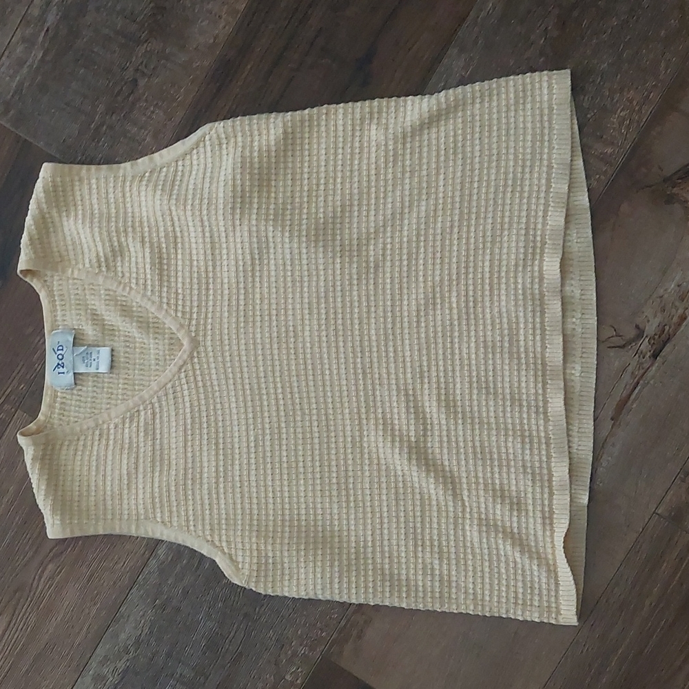 Izod vest
